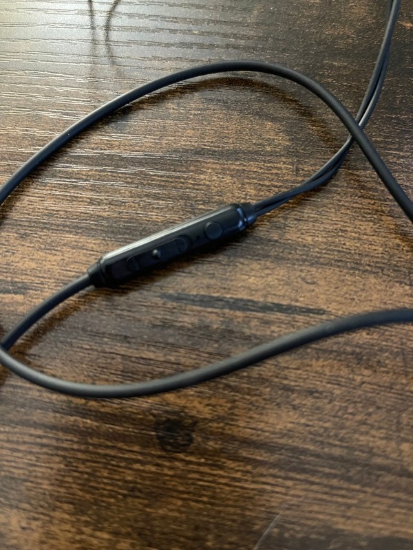 Unbranded In-Ear Earbud Headphones Black Sliver Red with USB-C Port Connector gallery