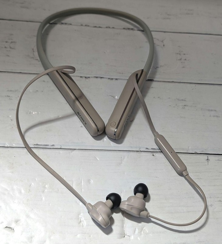 SONY WI-1000XM2 Wireless Noise Canceling Stereo Headset Platinum Silver Used