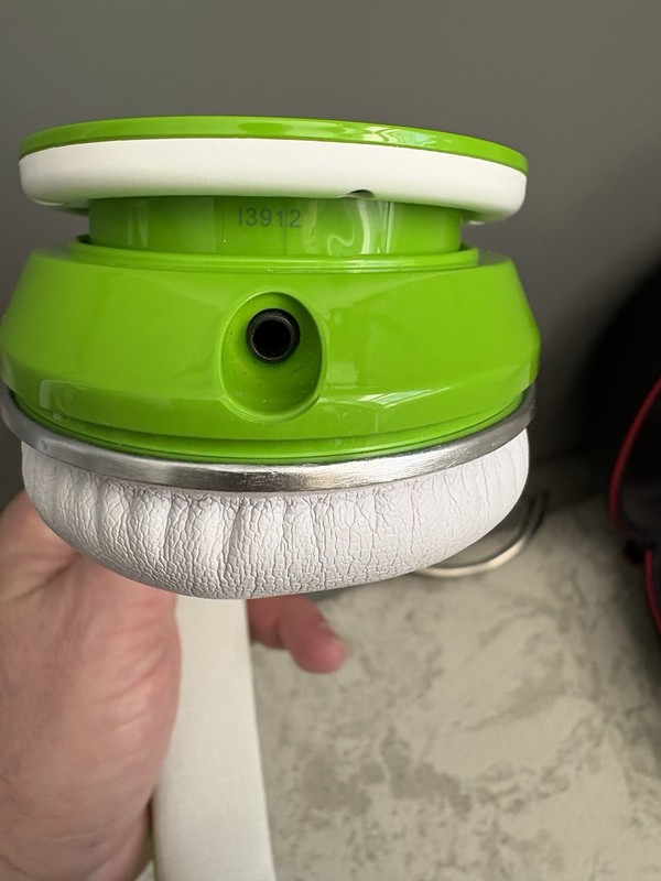 Beats Studio 1st Gen Wired, ANC • c.2010 • Green/White • Collector-Grade OEM Set gallery