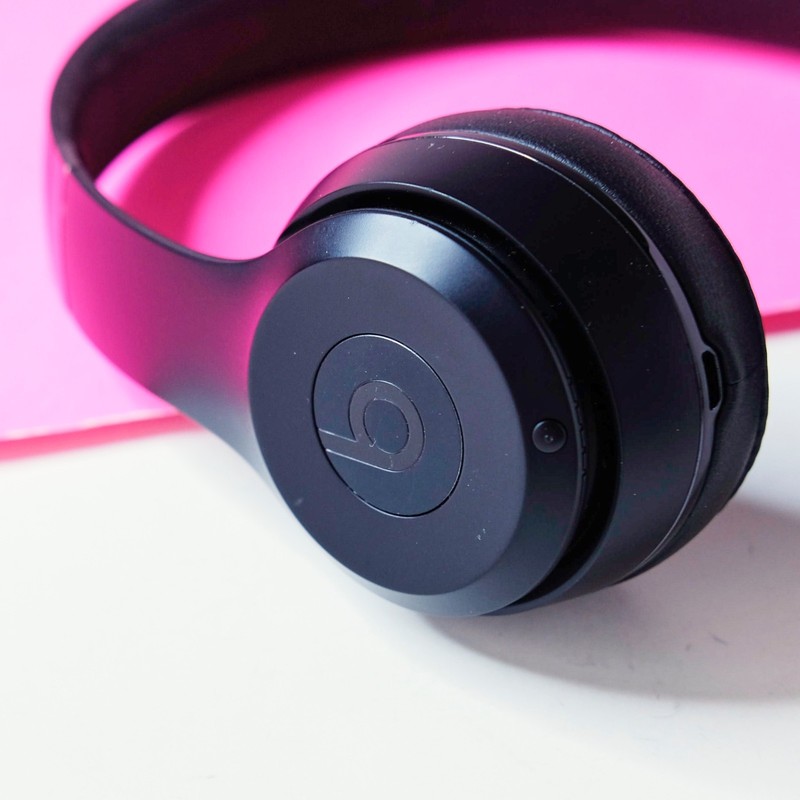 Beats by Dr. Dre Solo3 Wireless Headphones Matte Black Case Cable A1796 - Works gallery