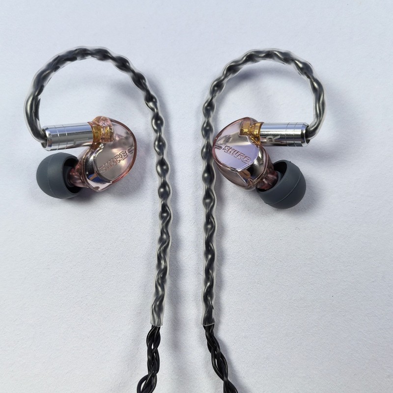 Shure SE535 Professional Sound Isolating Earphones In-Ear Headphones Rose Gold gallery