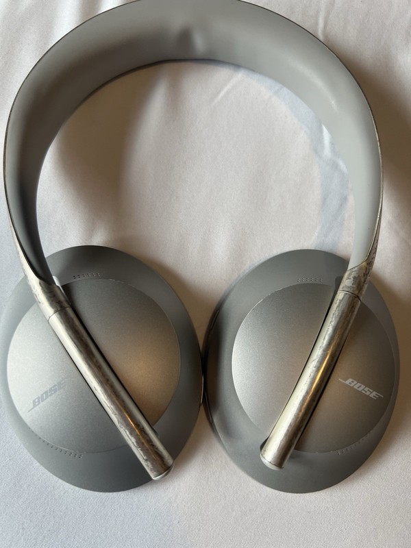 Bose Noise Cancelling 700 Bluetooth Headphones – Silver