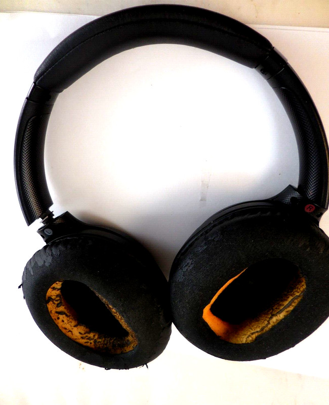 Sony WH-CH710N Wireless Over-Ear Noise Canceling Headphones- Hinge Broken gallery