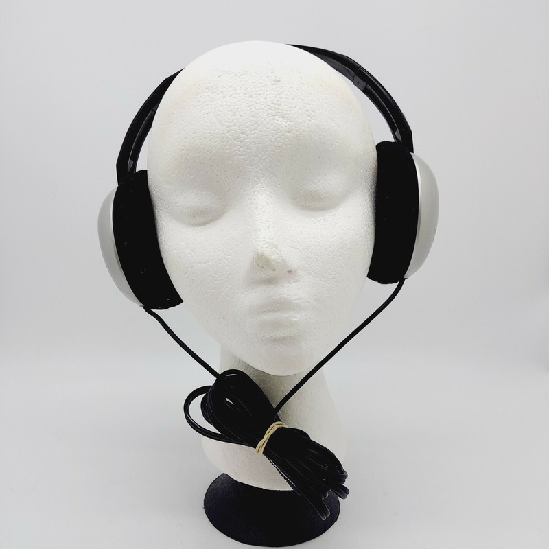Sony Headphones MDR-CD180 Tested working. 6 Feet cord. Preowned.