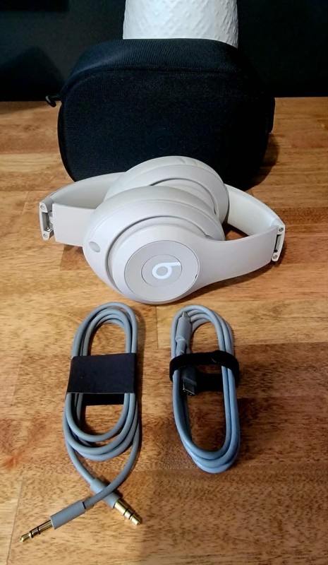Beats Studio Pro Wireless Headphones – Sandstone – Barely Used Handful of Times!