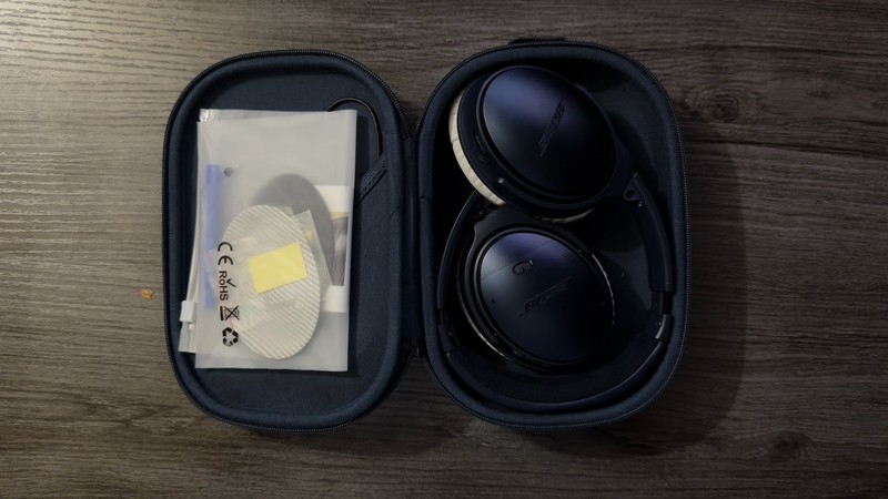 Bose QuietComfort 35 II 2 QC35 Noise Canceling Limited Midnight Blue White Cups