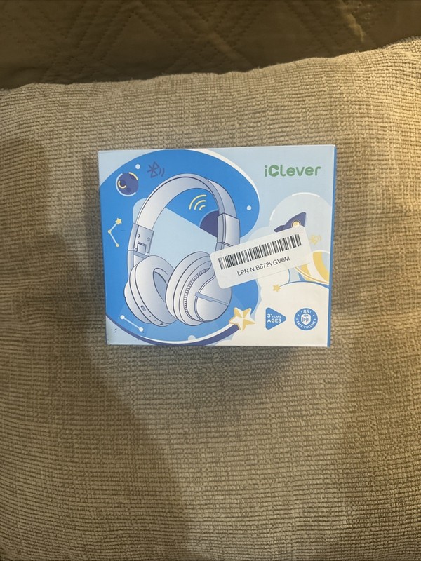 iClever Kids Bluetooth Headphones Pink 3hours of Play Time New open box