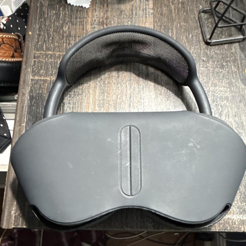 Apple AirPods Max Wireless Bluetooth Built-In Mic Over-Ear Headphones Gray gallery