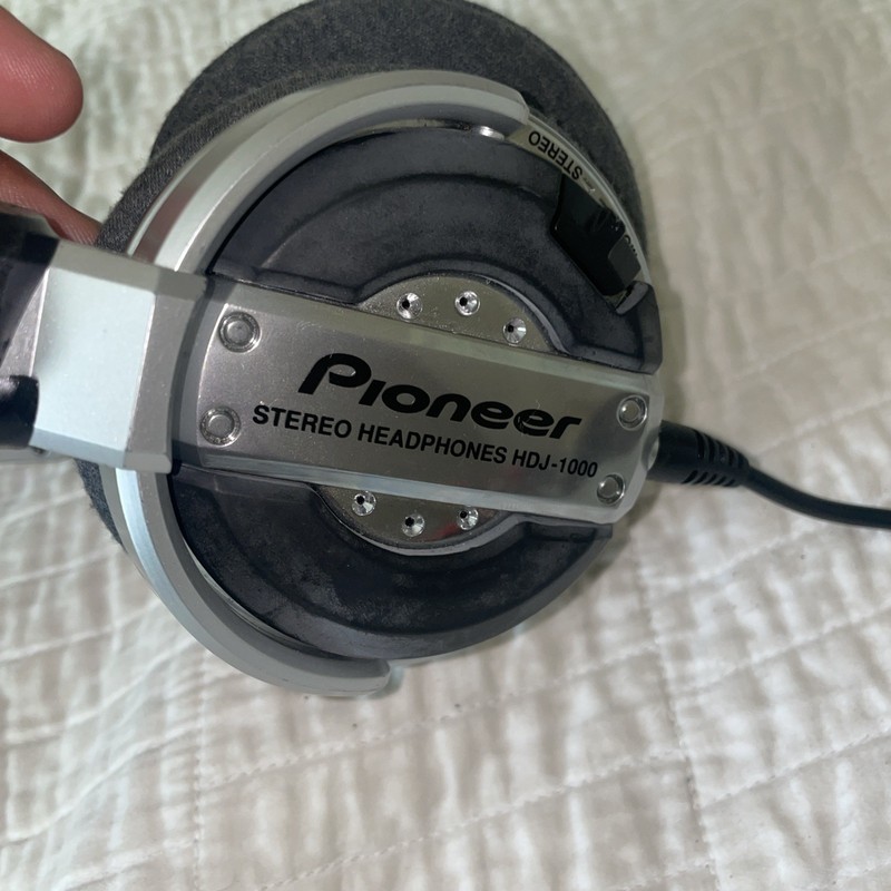 Pioneer HDJ-1000 Professional DJ Headphones Silver Discontinued Swivel Studio