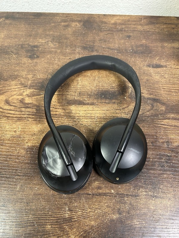 Bose Noise Cancelling Headphones 700 Over-Ear Wireless Bluetooth One Side Damage