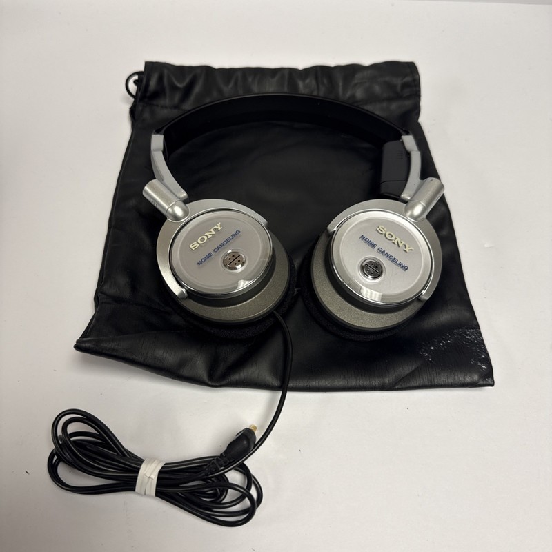 Sony Noise cancelling plug-in Headband Headphones – Silver MDR-NC6 Read