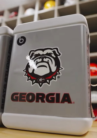 2025 Beats Dre Studio Pro Player Exclusive Georgia Bulldogs Headphones gallery