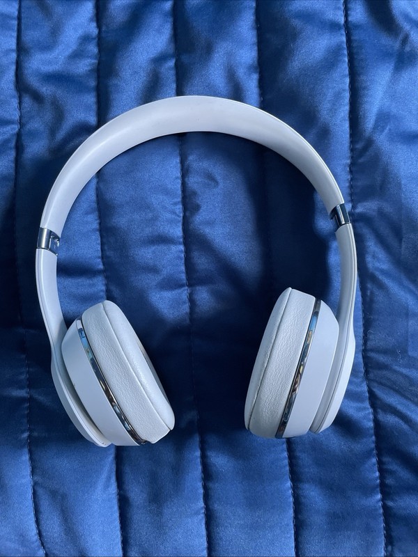 Beats by Dr. Dre Beats Studio3 Wireless Over-Ear Headphones – White