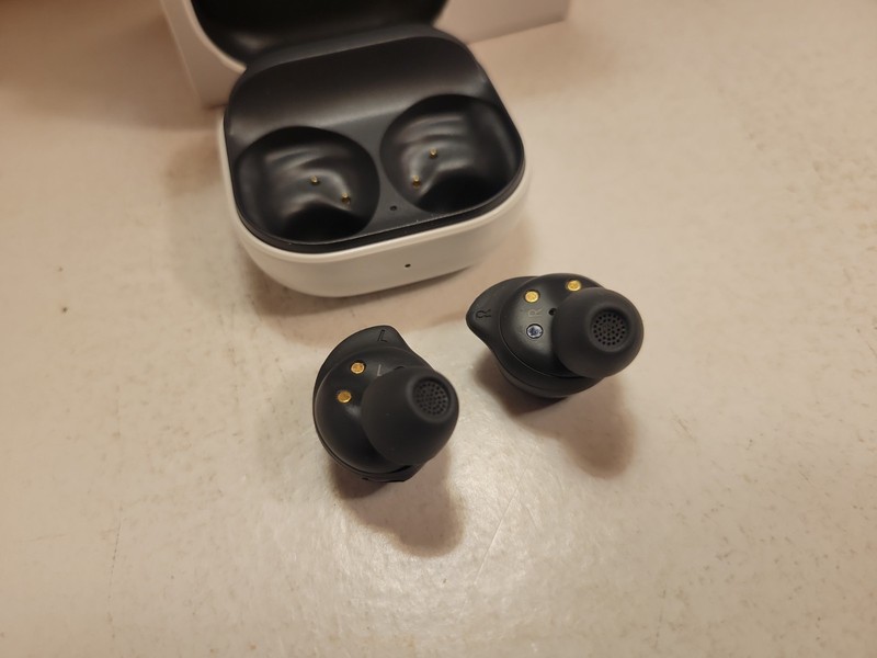 Mix Lot Of Gaming And Bluetooth Headset Earbuds Beats Galaxy - FOR PARTS gallery