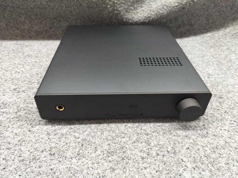 NuForce UDH-100 USB DAC/Headphone Amp Class-A Black 1.8kg EXC gallery