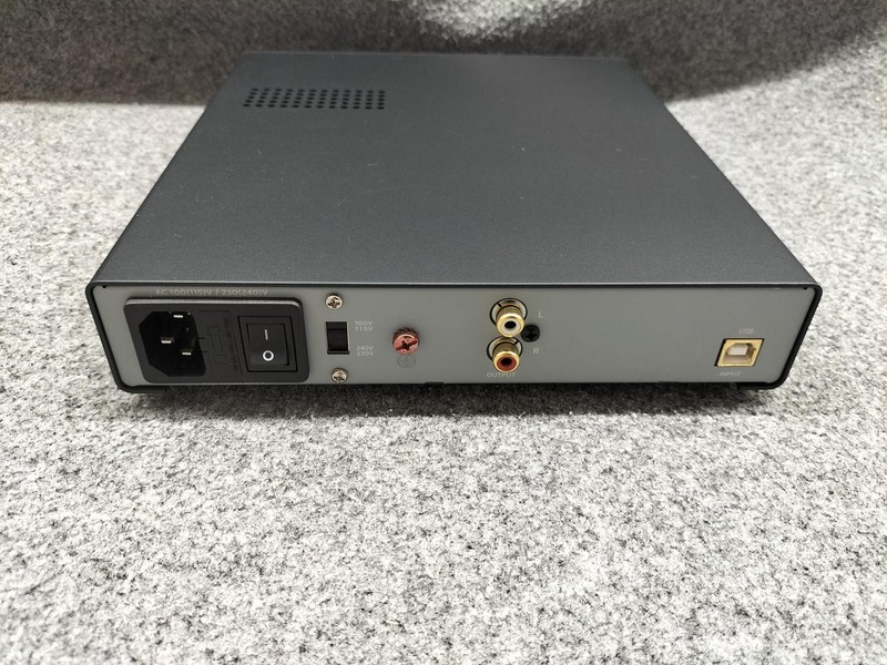 NuForce UDH-100 USB DAC/Headphone Amp Class-A Black 1.8kg EXC gallery