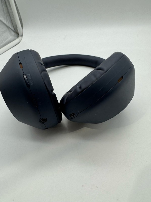 (BROKEN) Sony WH-1000XM5 Wireless Noise Cancelling Headphones 30H Black gallery