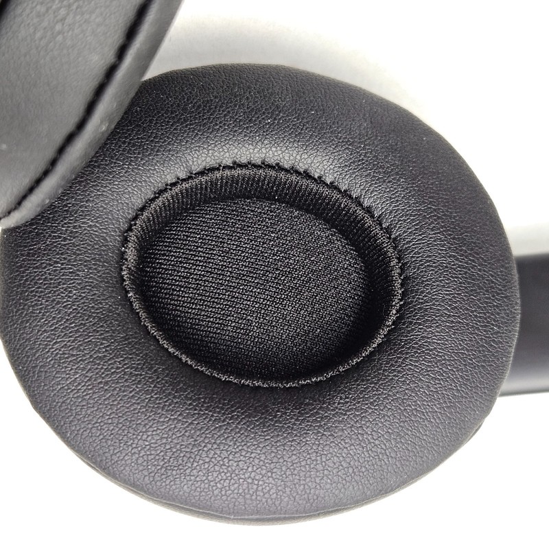 Beats Solo4 Wireless On-Ear Bluetooth Headphones Black & Gold gallery
