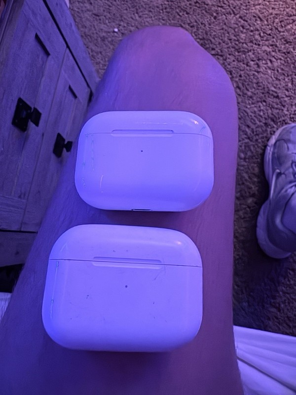 Apple AirPods Pro (1st Gen) 2 cases gallery