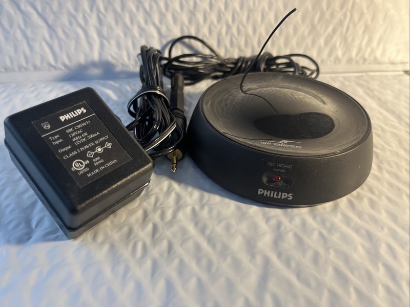 PHILIPS Wireless Transmitter Base Dock Headphones SBC HC8432/00 + Adaptor 12V