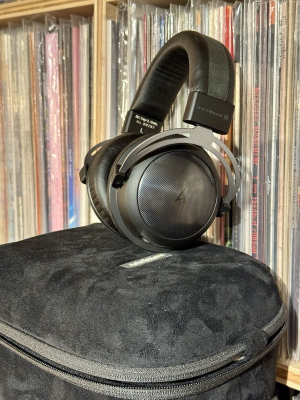 Astell & Kern AK T5P 2 Gen Dynamic Headphones Premium Sound with Box Used *READ*