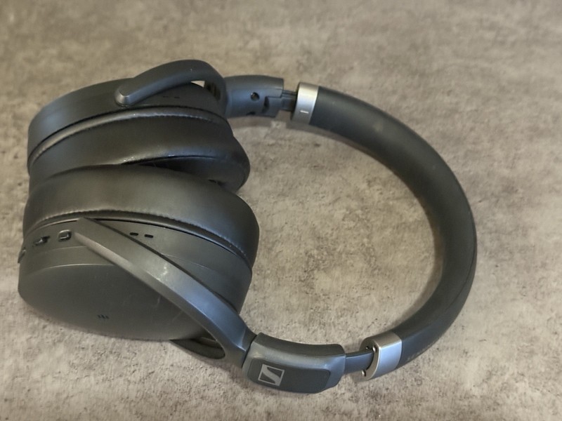 Sennheiser HD 450BT Noise-Cancelling Wireless Bluetooth Headphones (Black) gallery