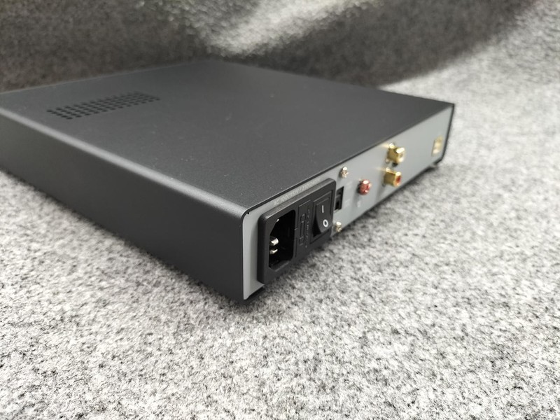 NuForce UDH-100 USB DAC/Headphone Amp Class-A Black 1.8kg EXC gallery