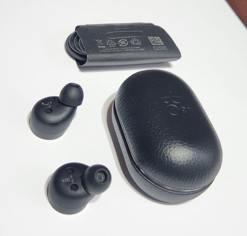 Unused Black Bang & Olufsen B&O Beoplay E8 3rd Gen Wireless Earphones in Bulk Pk gallery