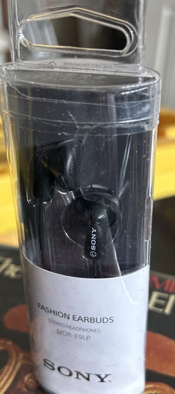 NIP Sony MDR-E9LP/BZ In-Ear Wired Fashion Earbuds Headphones Black Clear Sound