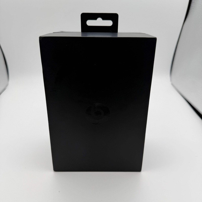 Beats Solo 3 Wireless Headphones gallery