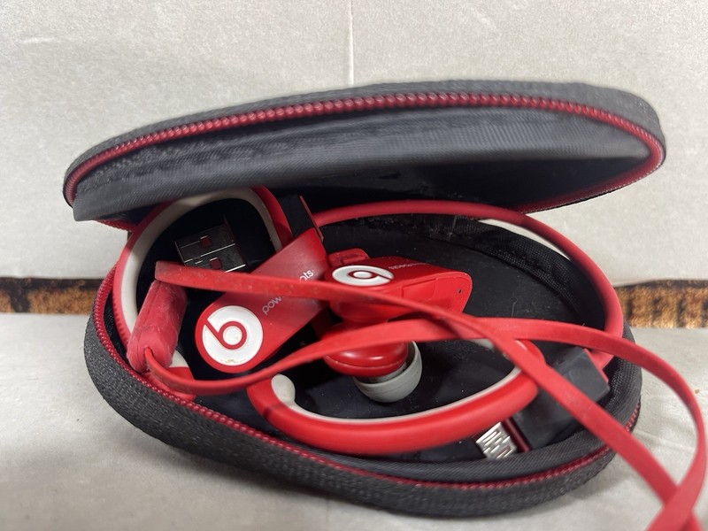 Beats by Dr. Dre Powerbeats 2 Wireless Earphones – Red/Light Gray