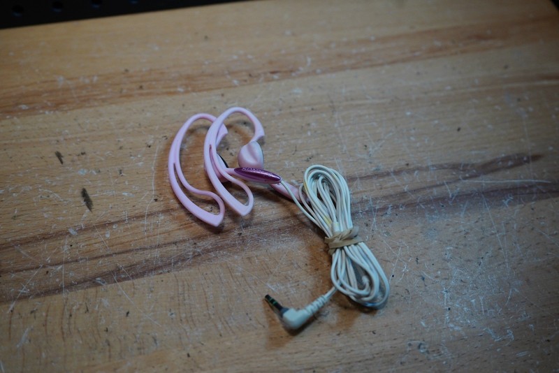 (B) Sony Walkman SPORT Running EARHOOK HEADPHONES Earphone – PINK MDR-J10
