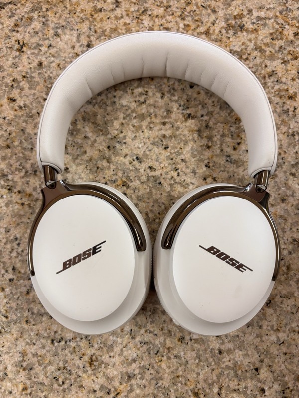 Bose QuietComfort Ultra 2nd Gen Headphones Driftwood Sand Pre Owned