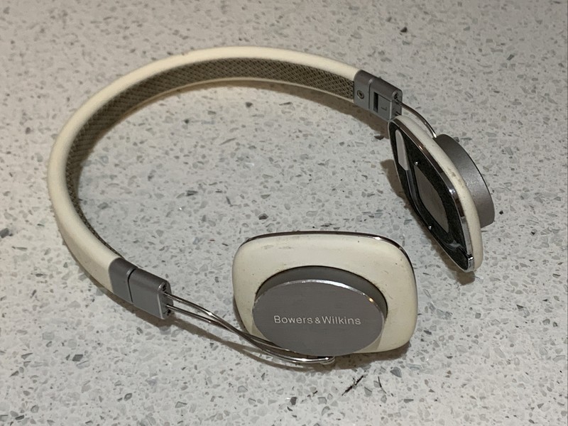 GENUINE B&W BOWERS AND WILKINS AUX Wired HEADPHONES / Faulty