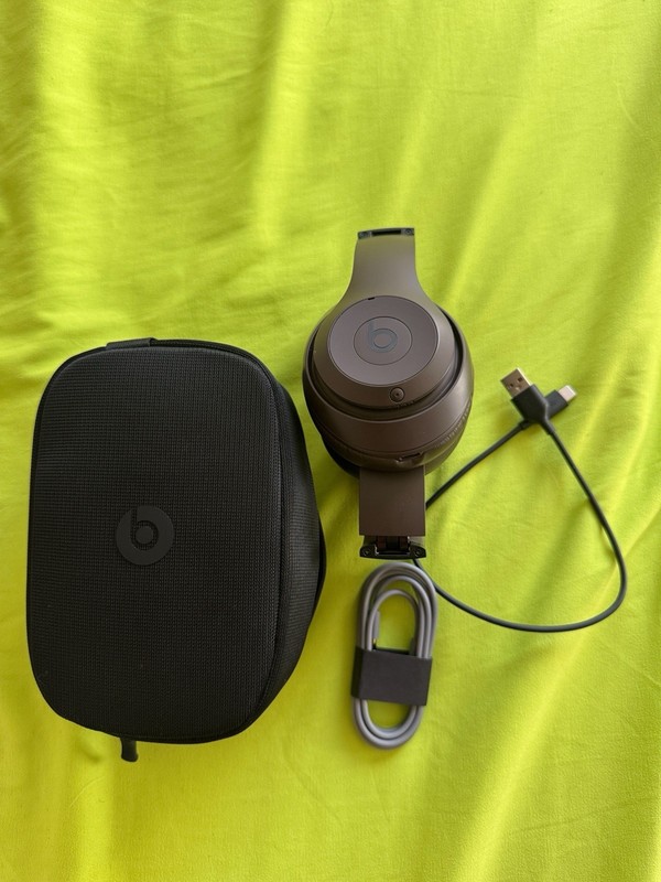 Beats Studio3 Wireless Bluetooth Headphones- Deep Brown *PERFECT CONDITION*