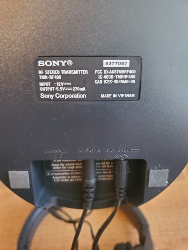 Sony Wireless Headphones WH-RF400R with Transmitter Dock TMR-RF400 gallery