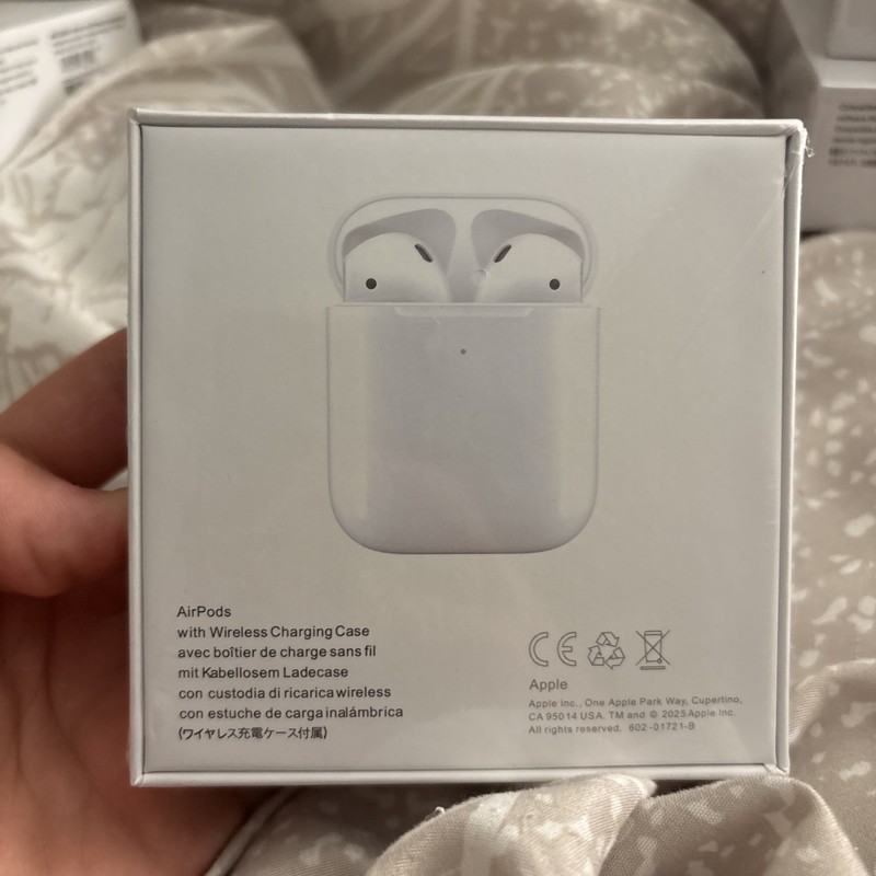 Apple AirPod 4s Wireless Charging Case Bluetooth Earbuds MRXJ2ZM/A White gallery