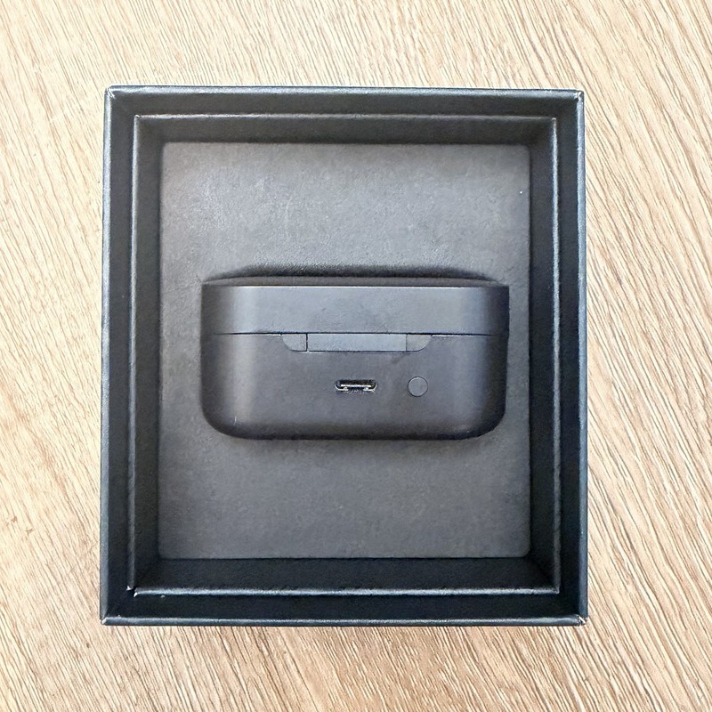 Status Between 3ANC Onyx True Active Noise Cancelling Wireless Earbuds. Black