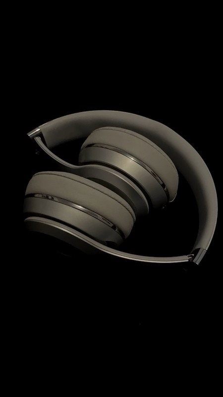 Beats by Dr. Dre Solo2 Bluetooth Foldable Over-Ear Headphones – Gray Silver