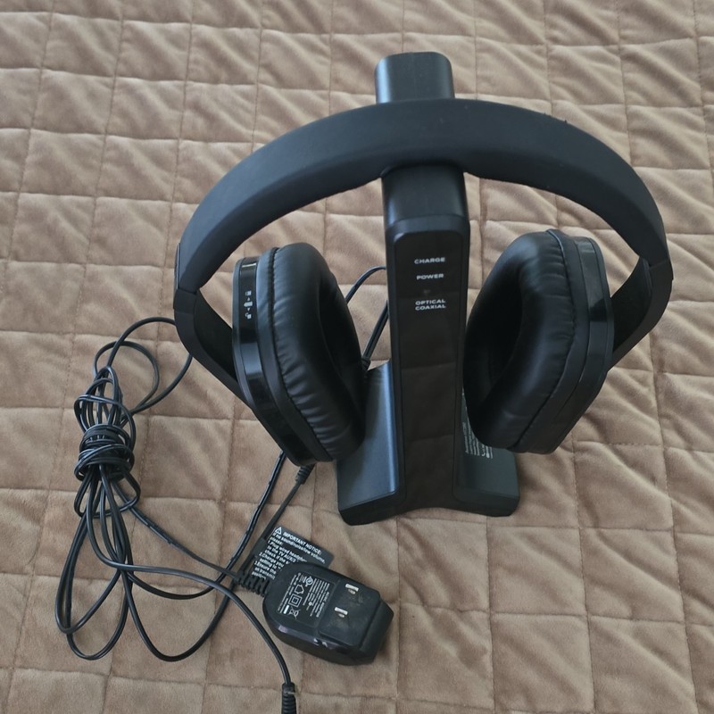 Black RF Wireless Over-Ear Headphones w/ Transmitter Base, AC Adapter, 3.5mm