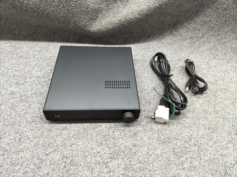 NuForce UDH-100 USB DAC/Headphone Amp Class-A Black 1.8kg EXC