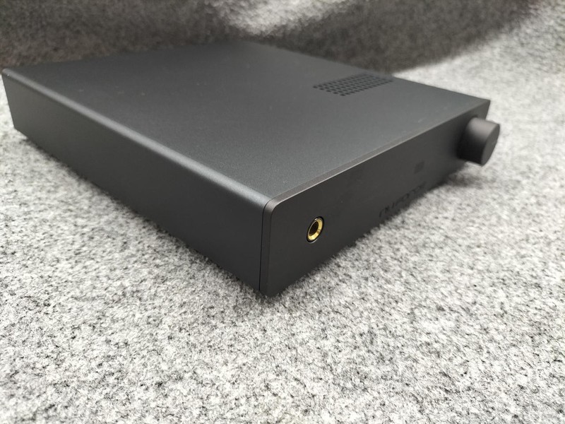NuForce UDH-100 USB DAC/Headphone Amp Class-A Black 1.8kg EXC gallery