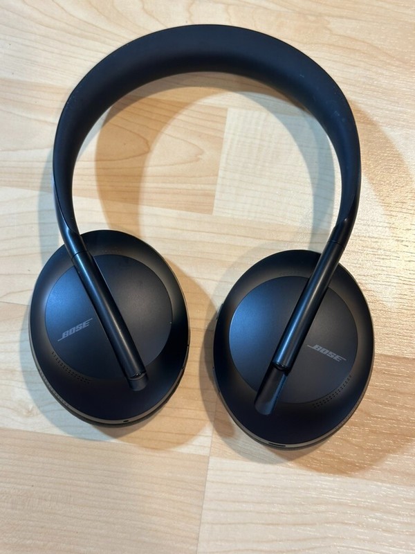 Bose NC700 Noise Cancelling Over-Ear Headphones Bluetooth Headset – Black