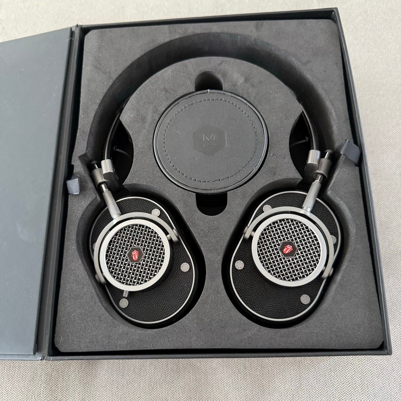 Master & Dynamic MH40 Rolling Stones Headphones Complete w/ Cables Case