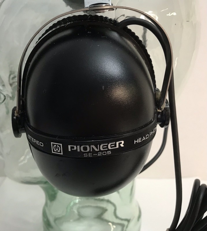 Pioneer SE-205 Vintage Stereo Headphones Tested & Working *Read* gallery