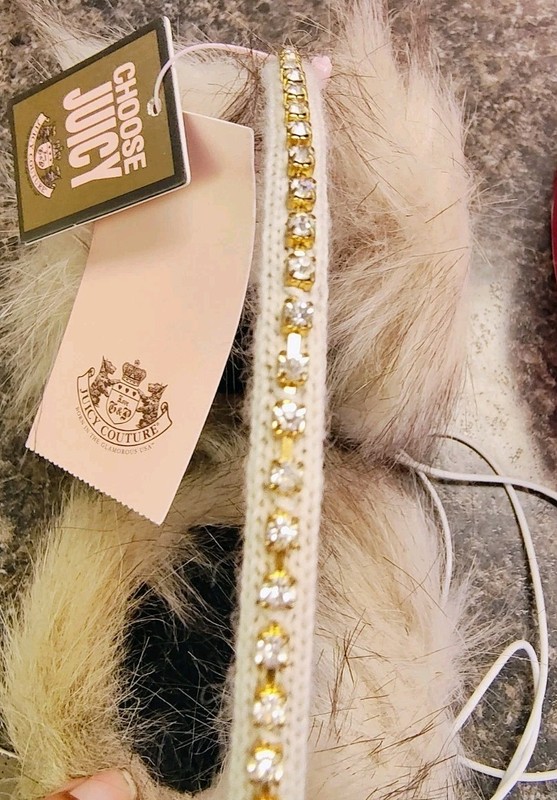 Juicy Couture Earmuff Headphones Faux Fur NWT Wired Y2K Pink Box Gift gallery