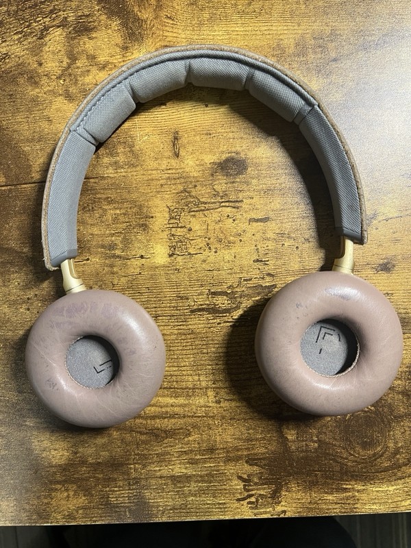 Bang & Olufsen Beoplay H8