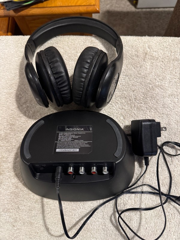 Insignia Wireless Bluetooth Headphones NS-WHP314 – PARTS/REPAIR ONLY!!!