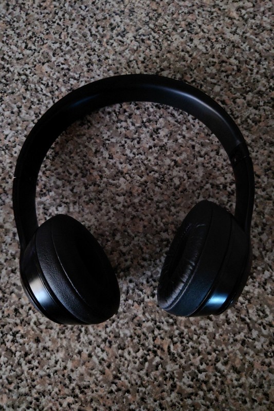 Beats Solo3 Wireless (Bluetooth) A1796 Matte Black - Fair Condition gallery