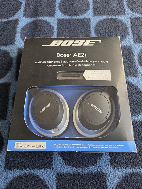 New Bose AE2i NEW Sealed Over Ear Wired Black/Silver Headphones